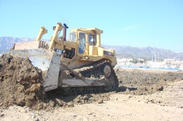 Arids I Excavacions Mont Roig S.L. maquinaria pesada